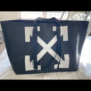 OFF WHITE Oversized Tote